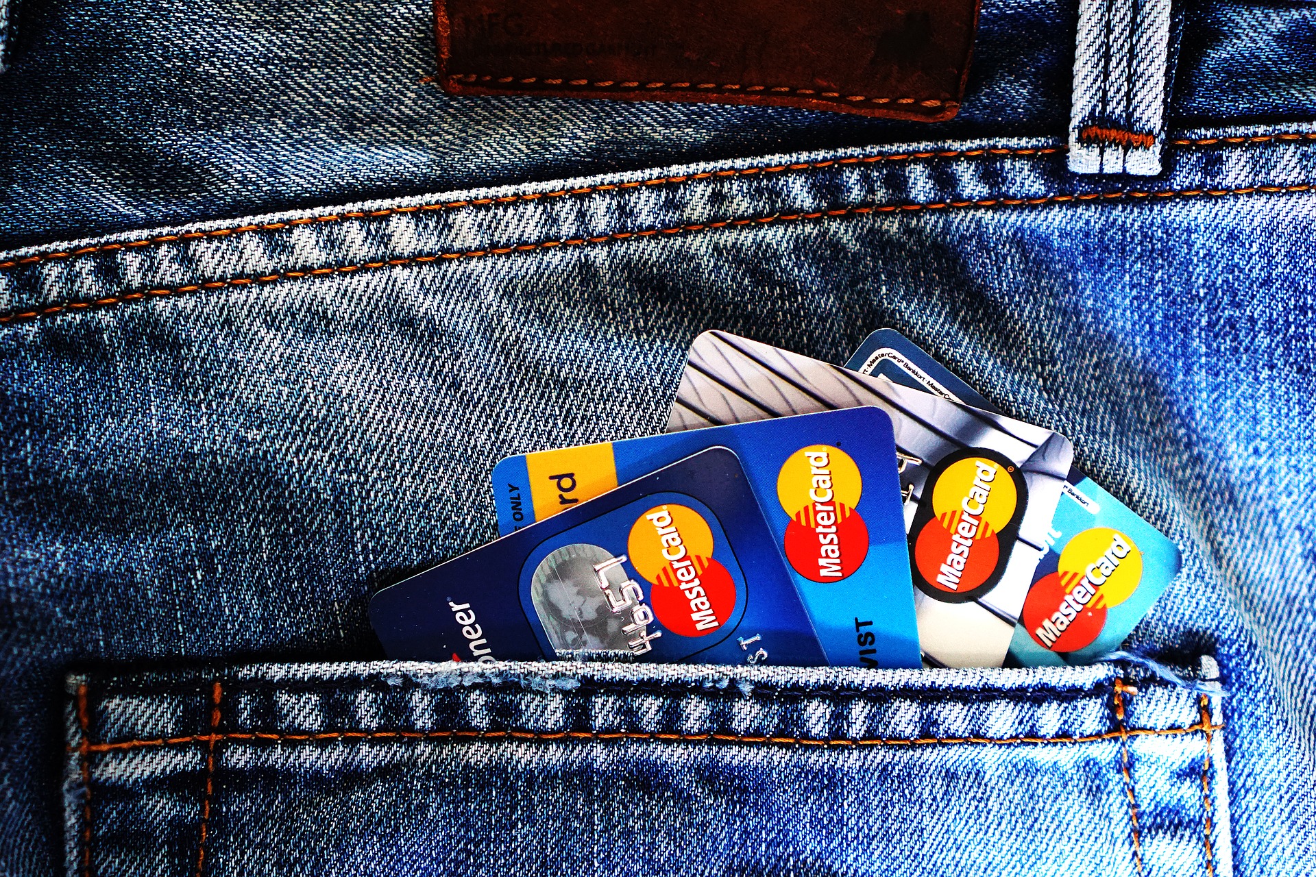 Credit and debit cards make people better spenders versus savers